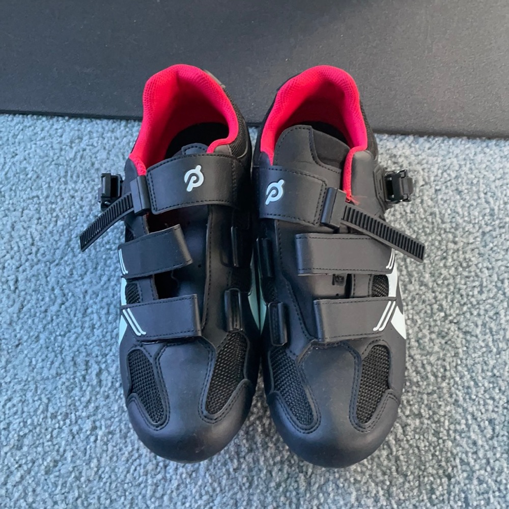 Slightly used— Men’s Peloton shoes